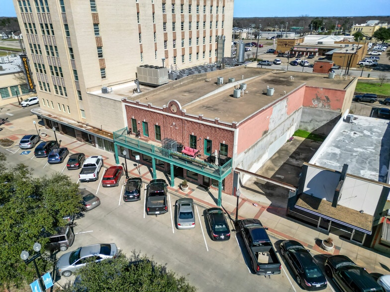 211 N Main St, Bryan, TX for lease - Building Photo - Image 1 of 10