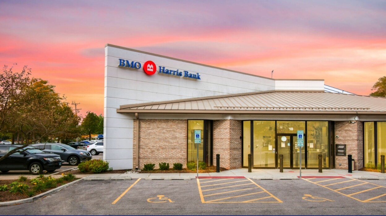 10 Huntington Ln, Wheeling, IL for sale Building Photo- Image 1 of 1