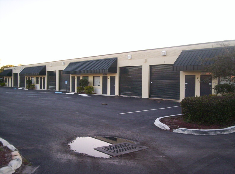 15935 Assembly Loop, Jupiter, FL for lease - Building Photo - Image 3 of 8