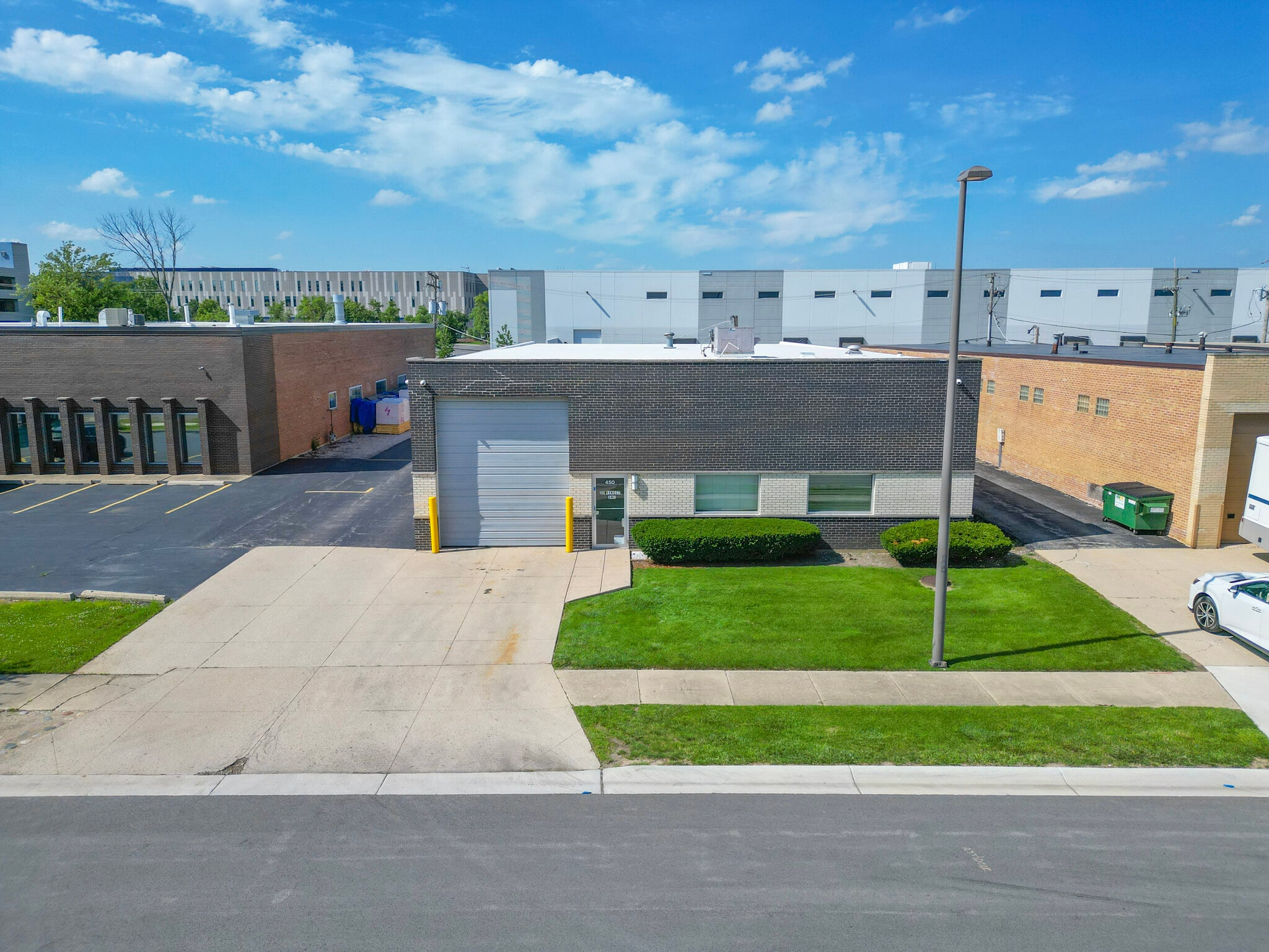 450 Bennett Rd, Elk Grove Village, IL for lease Building Photo- Image 1 of 15