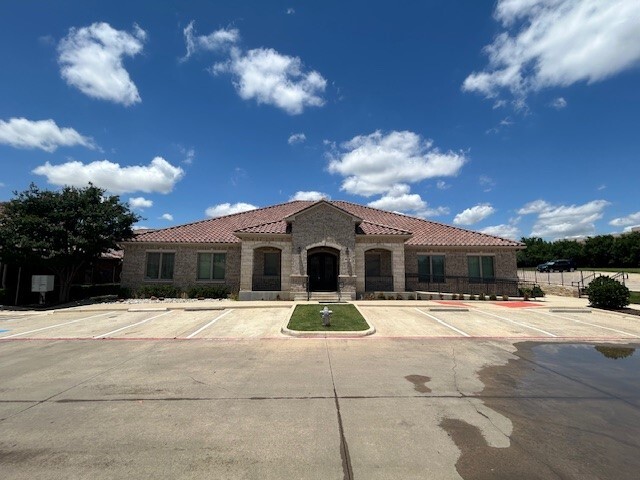 1175 Kinwest Pky, Irving, TX for lease - Primary Photo - Image 1 of 5