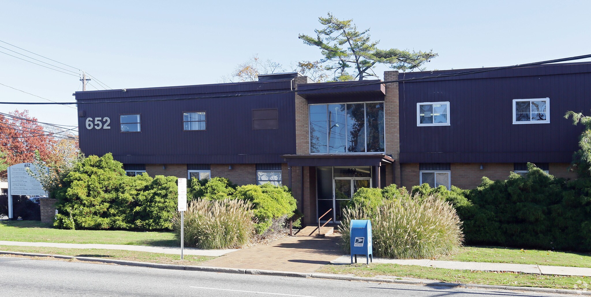 652 Suffolk Ave, Brentwood, NY 11717 Office for Lease