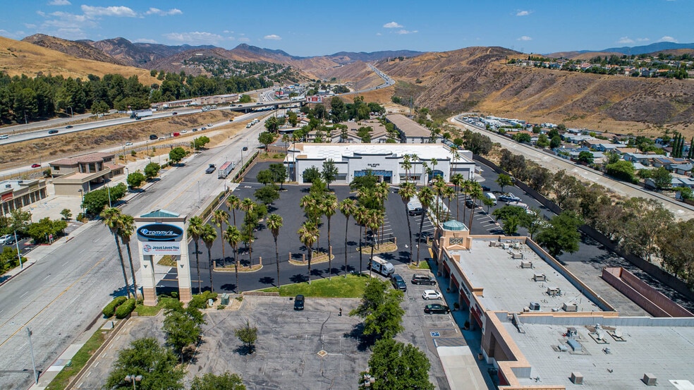 31970 Castaic Rd, Castaic, CA for lease - Building Photo - Image 3 of 15