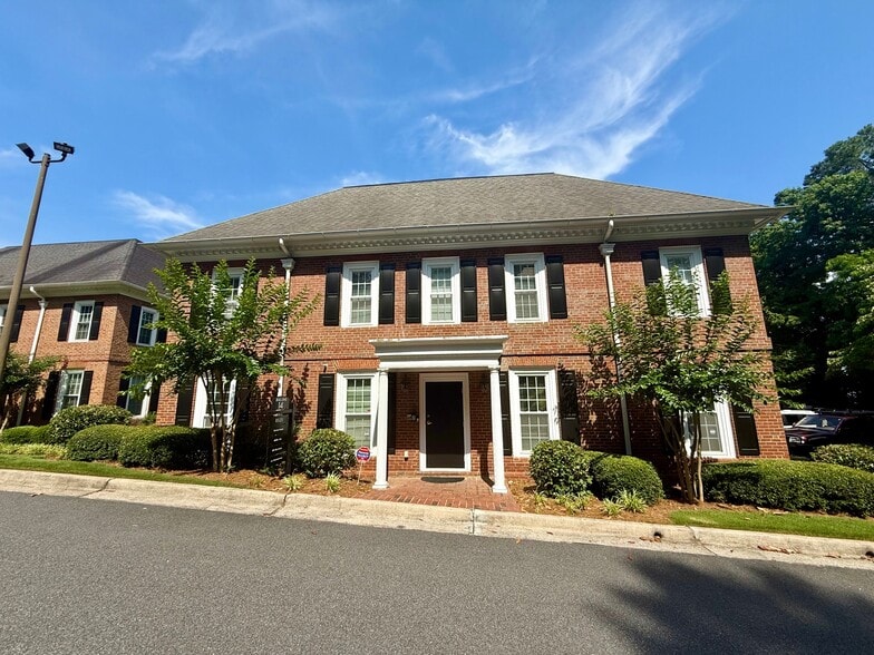 8525 Dunwoody Pl, Atlanta, GA for lease - Building Photo - Image 2 of 9