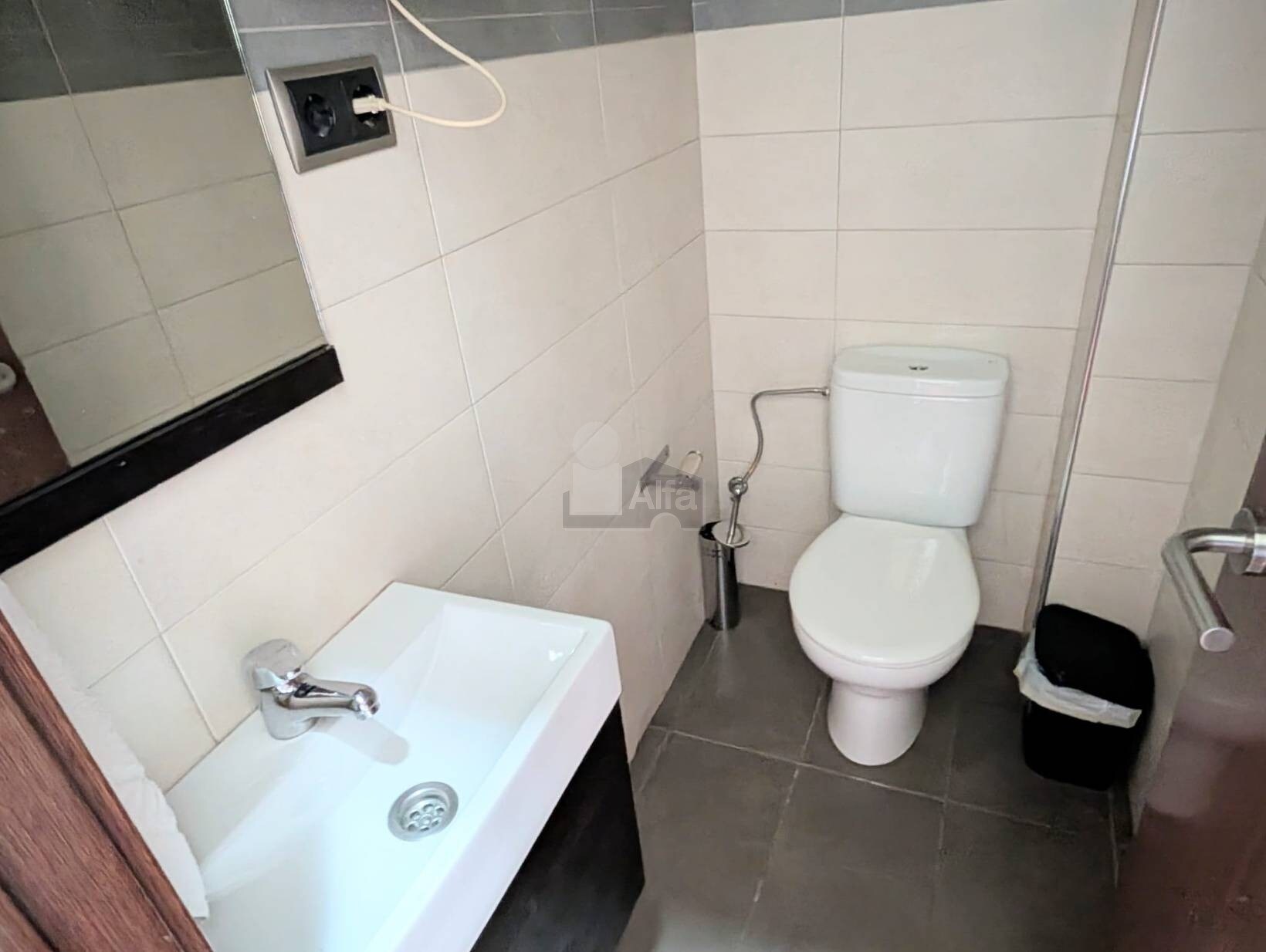 Retail in Badalona, Barcelona for lease Interior Photo- Image 1 of 5