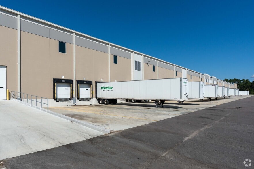2619 Ignition Dr, Jacksonville, FL for lease - Building Photo - Image 2 of 15