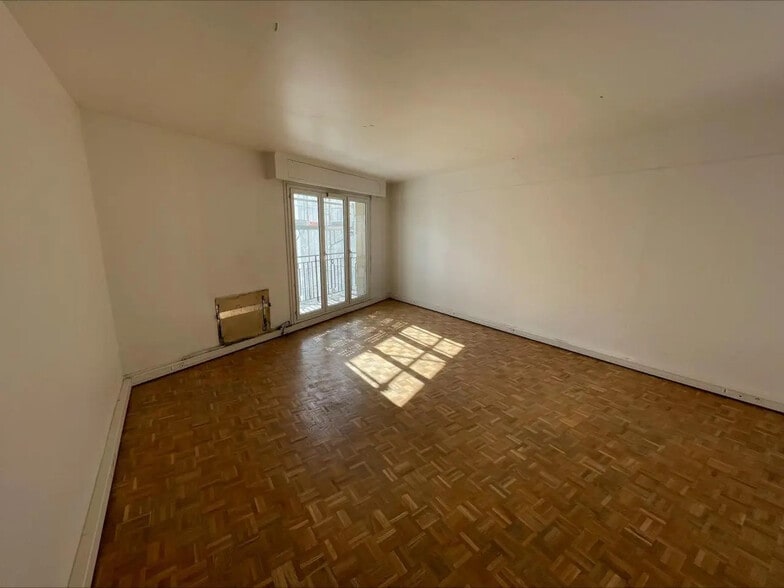 23 Avenue De Wagram, Paris for lease - Interior Photo - Image 2 of 6