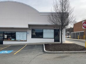5-11 Plaistow Rd, Plaistow, NH for lease Building Photo- Image 1 of 1