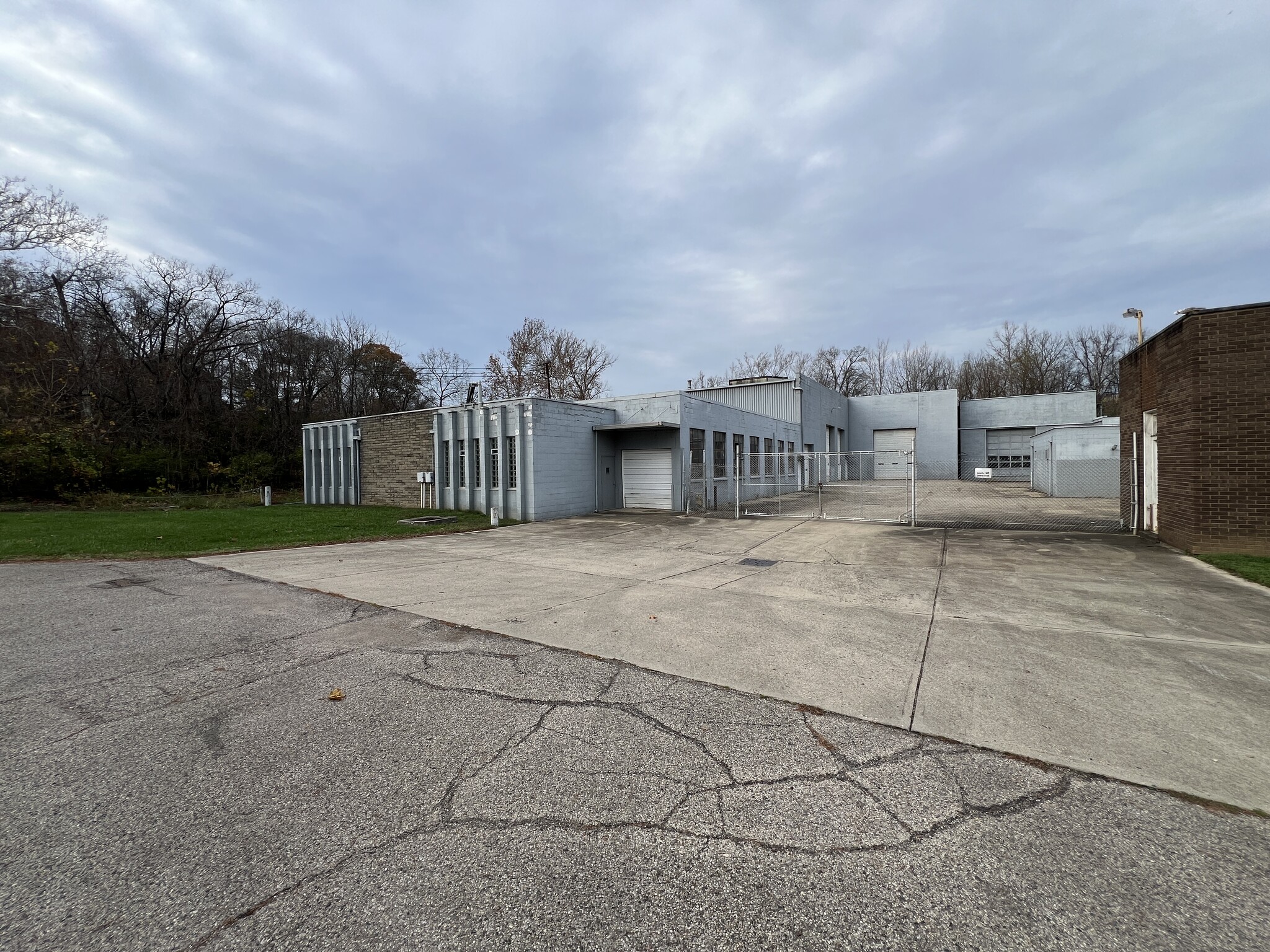 150 Caldwell Dr, Cincinnati, OH for lease Building Photo- Image 1 of 5