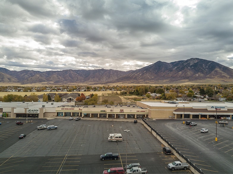 756 N Main St, Tooele, UT for lease - Primary Photo - Image 1 of 15