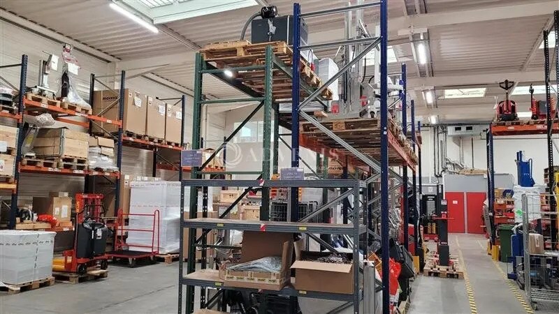 Flex in La Chapelle-sur-Erdre for lease - Interior Photo - Image 3 of 8