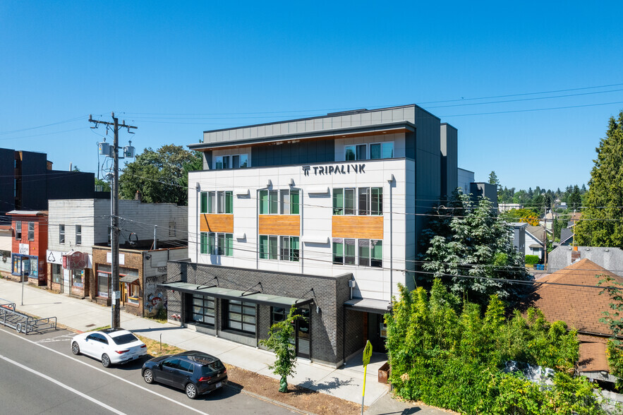 5637 University Way NE, Seattle, WA for lease - Building Photo - Image 1 of 8