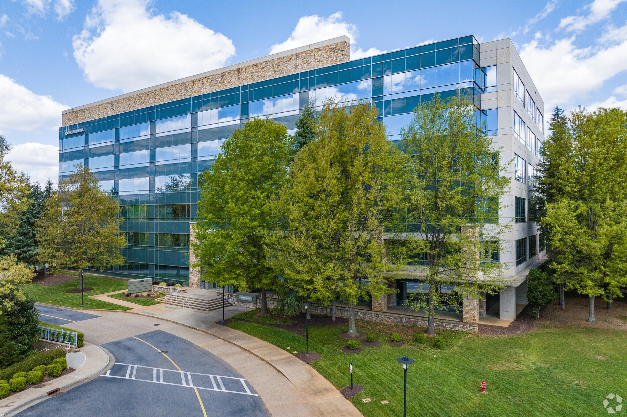 1130 Sanctuary Pky, Alpharetta, GA for lease Building Photo- Image 1 of 14