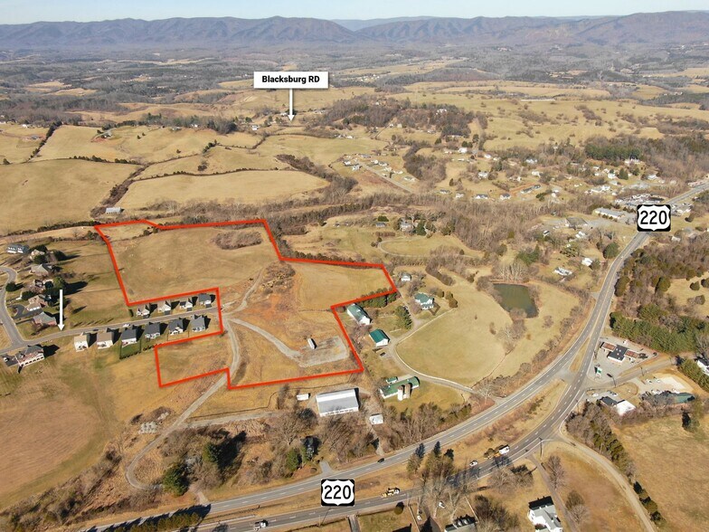 8013 Roanoke Road, Fincastle, VA 24090 Land for Sale