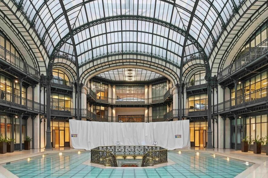 Office in Paris for lease - Building Photo - Image 3 of 15