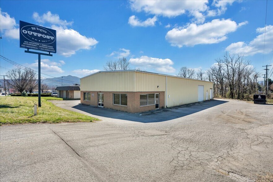 117 Goodwin Ave, Salem, VA 24153