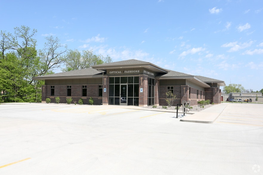 814 S Main St, Holmen, WI for lease - Building Photo - Image 3 of 8