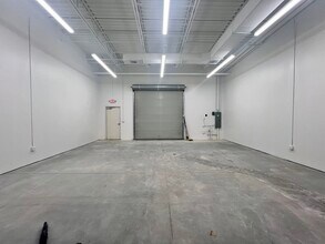 11602 Lake Underhill Rd, Orlando, FL for lease Interior Photo- Image 2 of 9