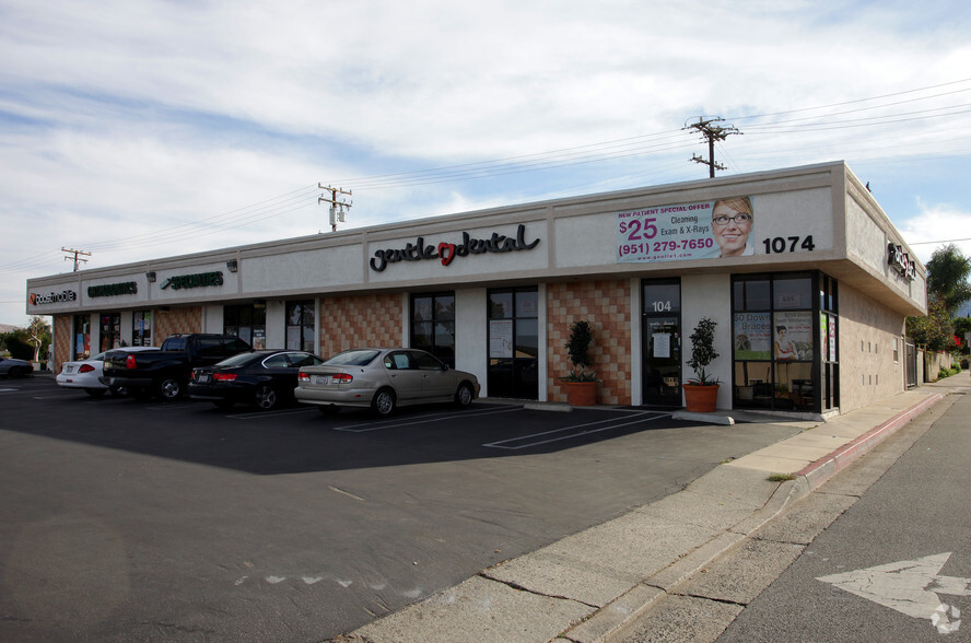 1074 W 6th St, Corona, CA for lease - Primary Photo - Image 1 of 10