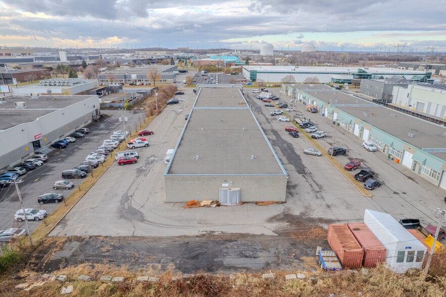 12650-12702 Boul Industriel, Montréal, QC for sale - Building Photo - Image 3 of 7