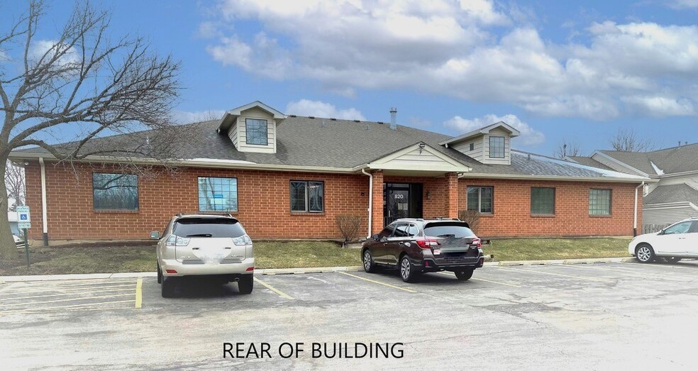 820 S Bartlett Rd, Streamwood, IL for lease - Building Photo - Image 3 of 11