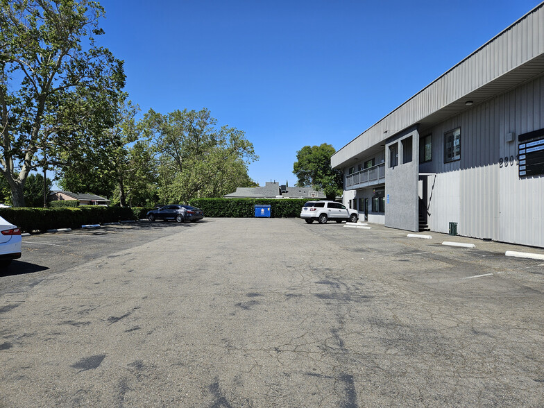 2309 W Alpine Ave, Stockton, CA for lease - Building Photo - Image 3 of 10