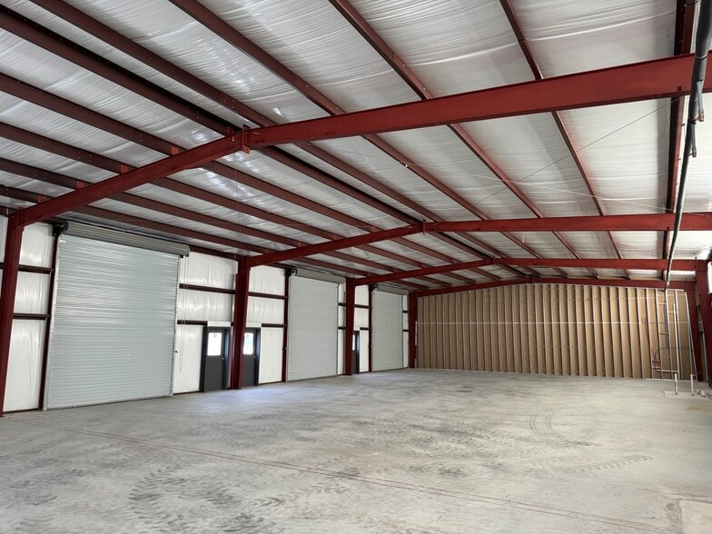 5801 Breen Dr, Houston, TX for lease - Interior Photo - Image 3 of 15