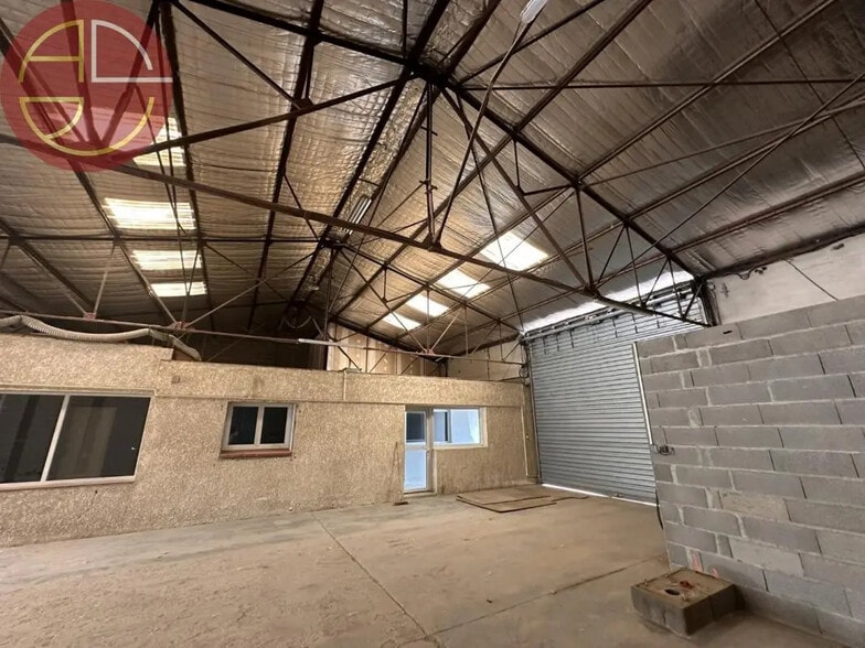 Industrial in L'ISLE-JOURDAIN for lease - Interior Photo - Image 3 of 9