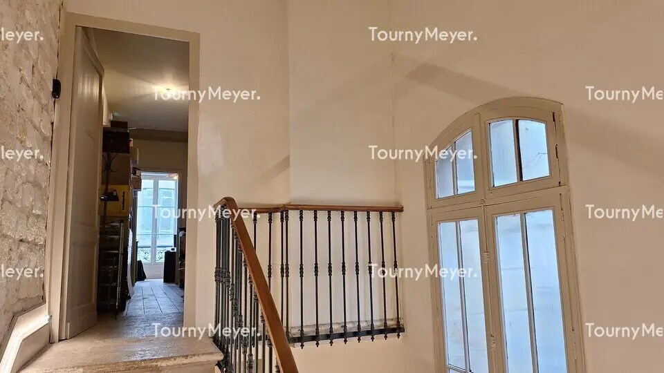 Office in Bordeaux for lease - Interior Photo - Image 2 of 5