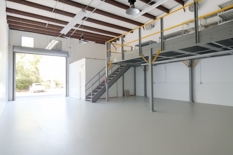 2110-2180 Anntom Dr, Fort Lauderdale, FL for lease - Building Photo - Image 3 of 7