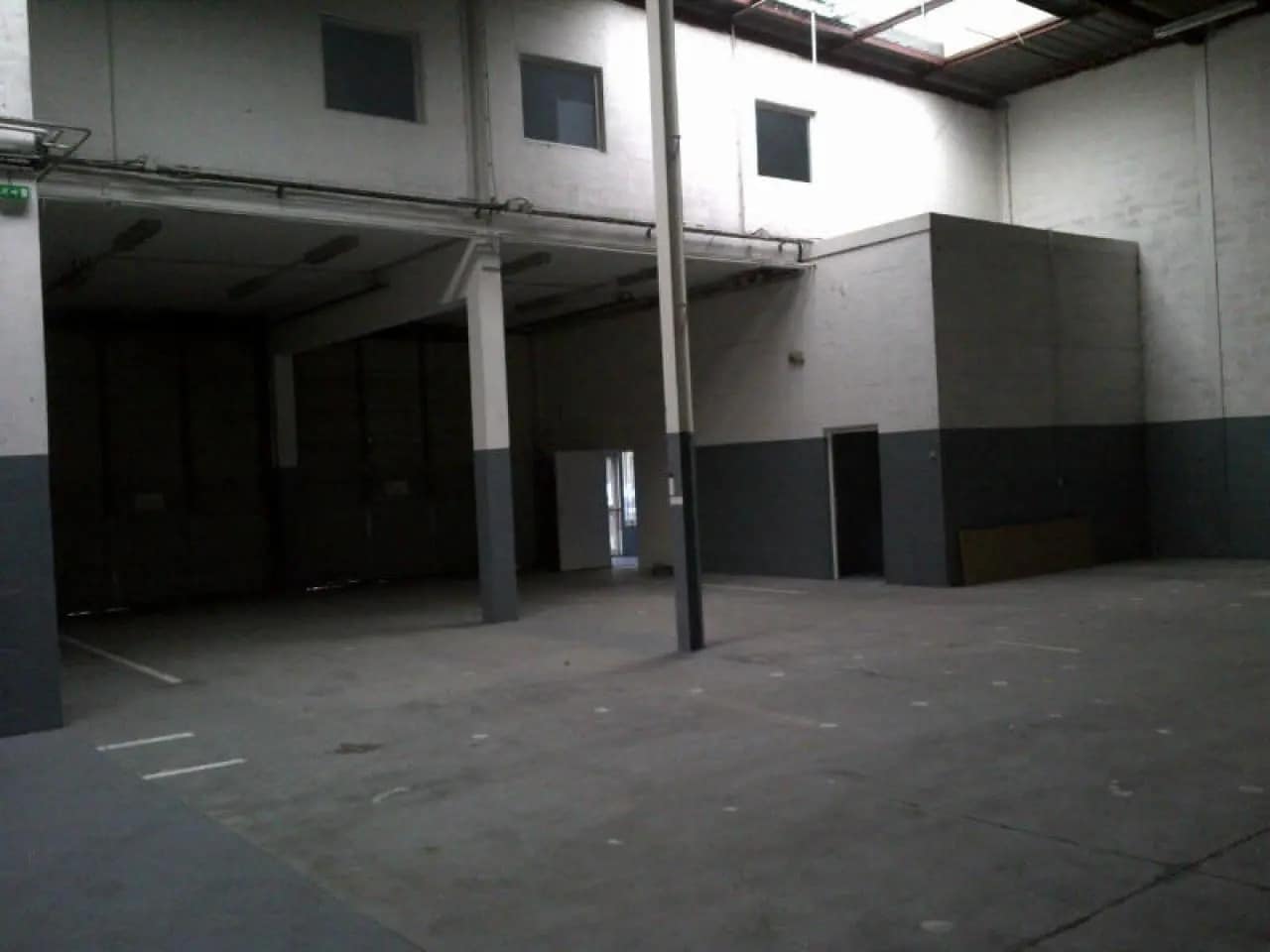 Flex in Trappes for lease Building Photo- Image 1 of 14