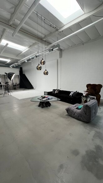 683 Imperial St, Los Angeles, CA for lease - Interior Photo - Image 3 of 17