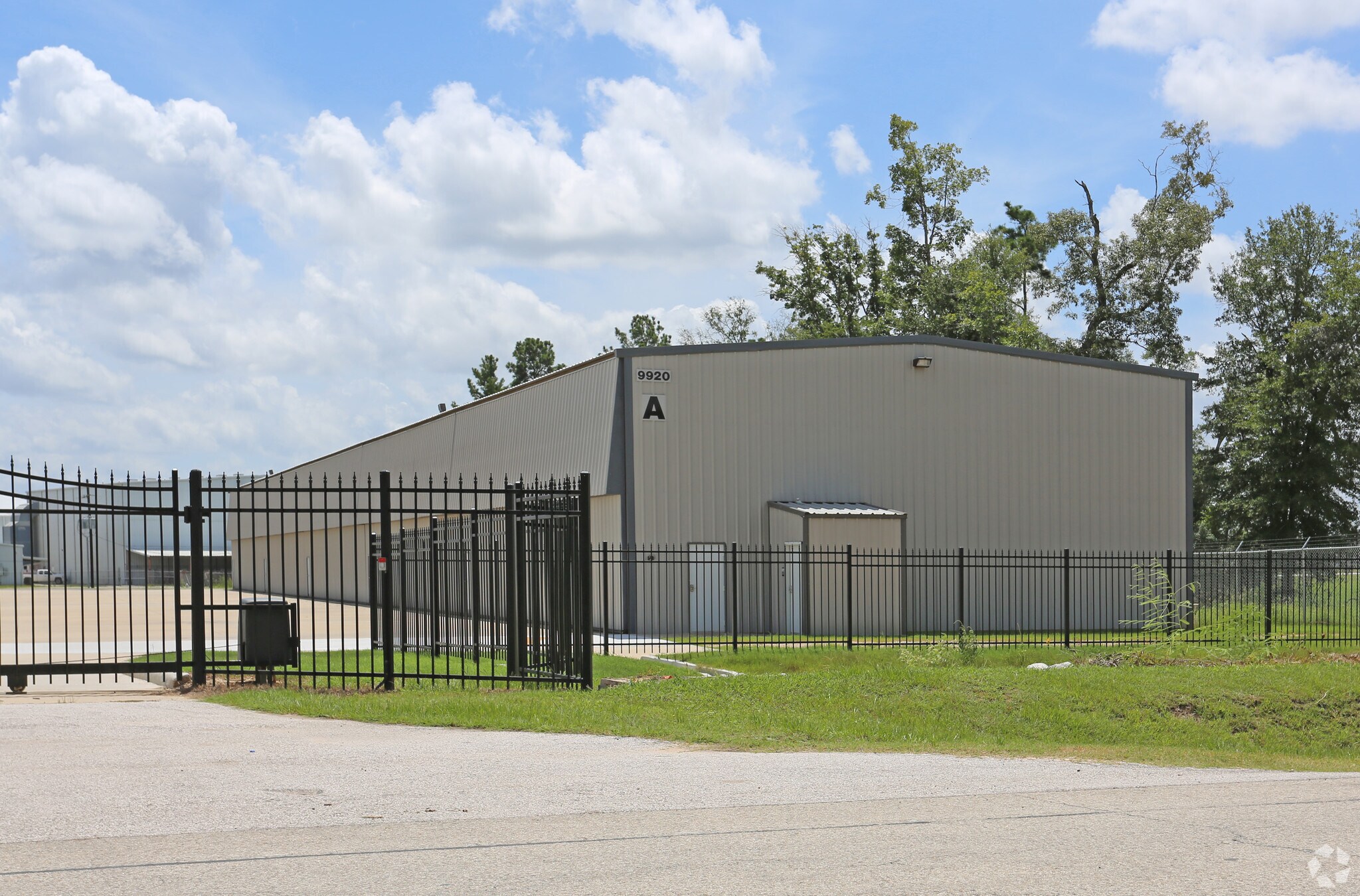 9920 Airport Rd, Conroe, TX for sale Primary Photo- Image 1 of 1