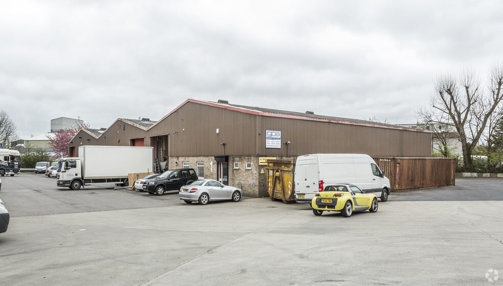 Brighouse Rd, Bradford for lease - Primary Photo - Image 1 of 7