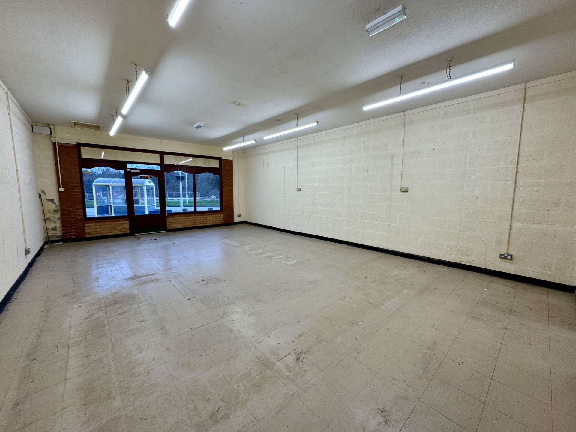 40-44 Fender Way, Prenton for lease Interior Photo- Image 1 of 7