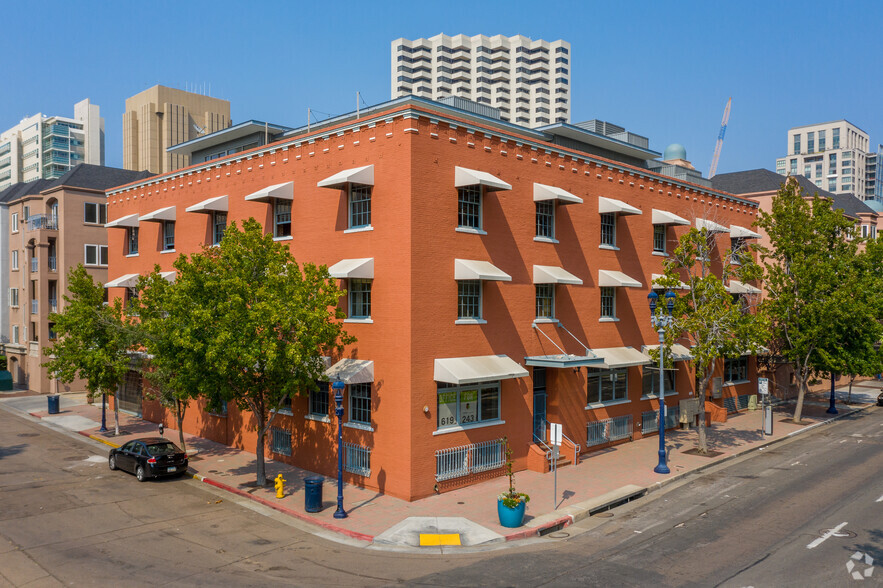 448 W Market St, San Diego, CA for lease - Primary Photo - Image 1 of 25