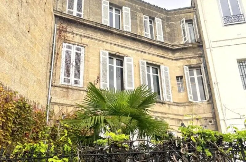 Office in Bordeaux for lease - Building Photo - Image 2 of 12