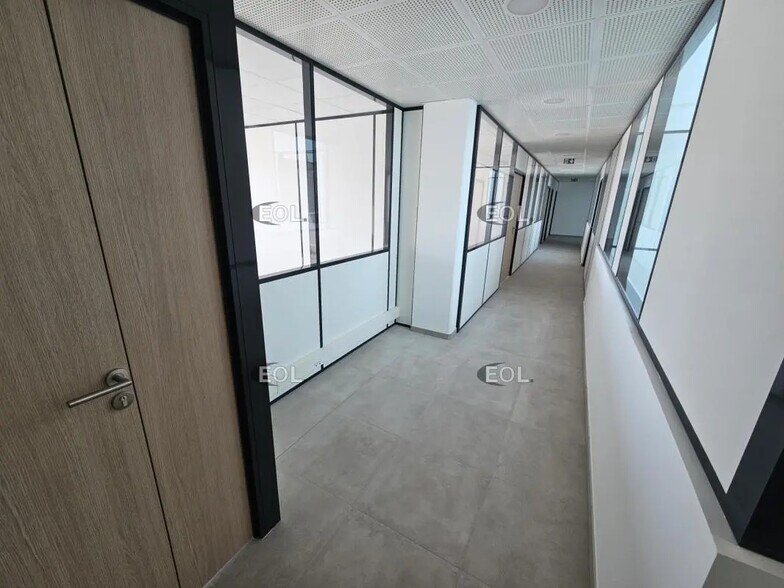 Office in Limeil-Brévannes for lease - Building Photo - Image 3 of 11