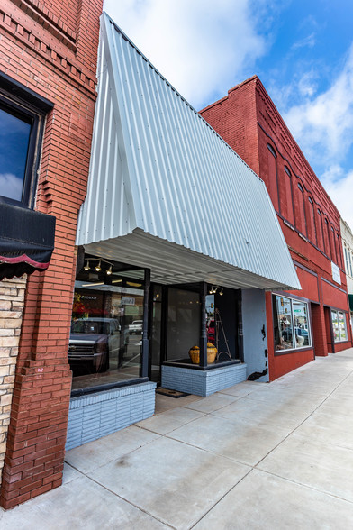 112 W Main St, Weatherford, OK for sale - Building Photo - Image 1 of 1