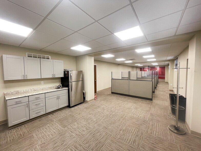 3304 Old Capitol Trl, Wilmington, DE for lease - Interior Photo - Image 2 of 6