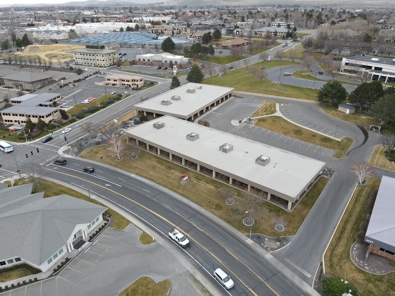 8203 W Quinault Ave, Kennewick, WA for lease - Building Photo - Image 1 of 17