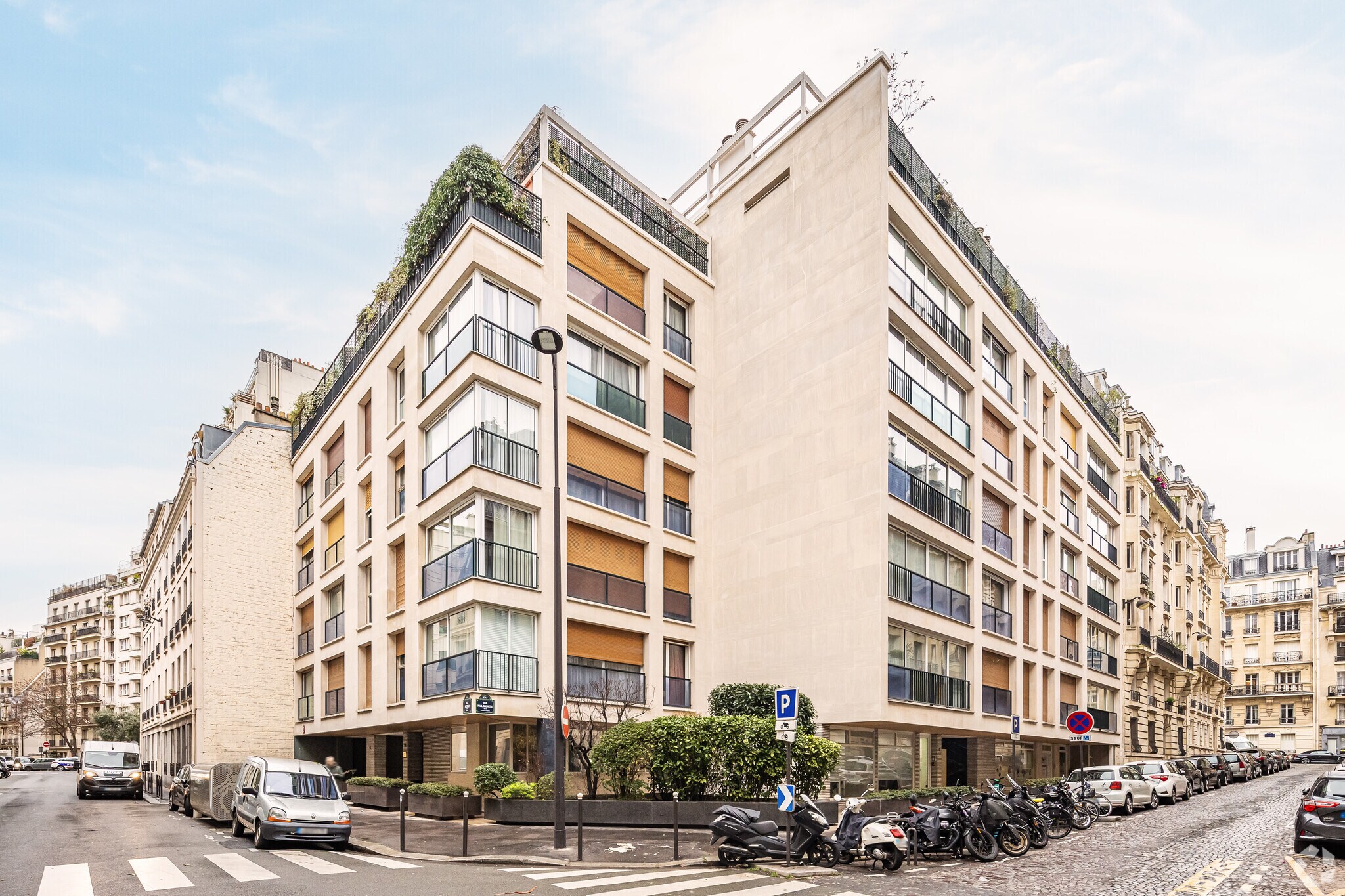 6 Rue Paul Saunière, Paris for lease Primary Photo- Image 1 of 7