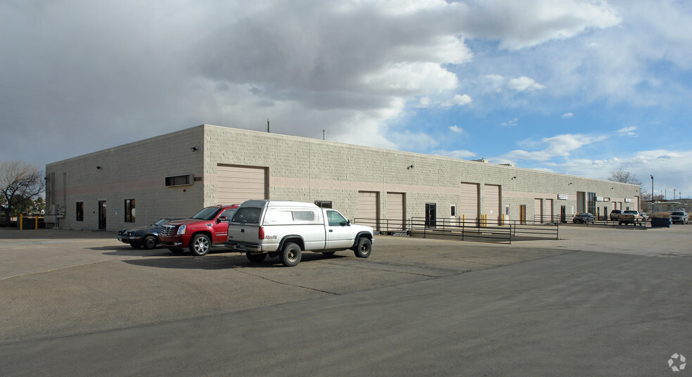 6050 E 58th Ave, Commerce City, CO for lease - Primary Photo - Image 1 of 2