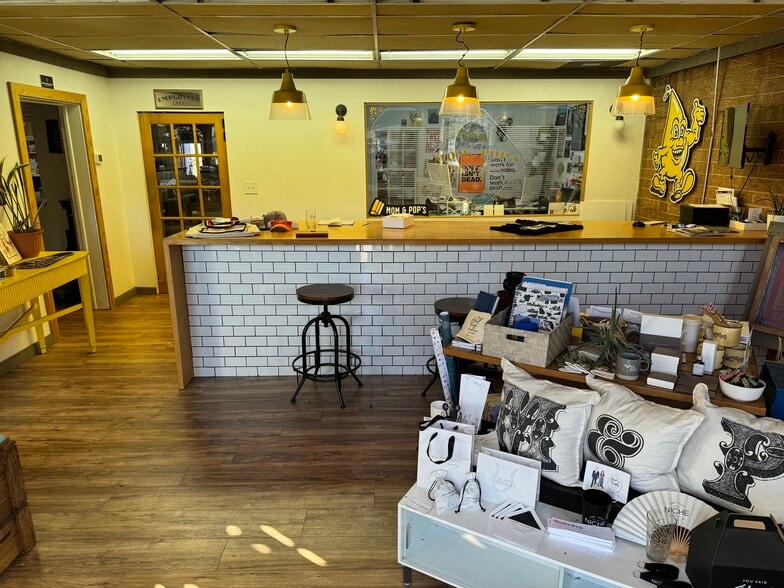 4011 Atmore St, Charlotte, NC for sale - Building Photo - Image 3 of 6