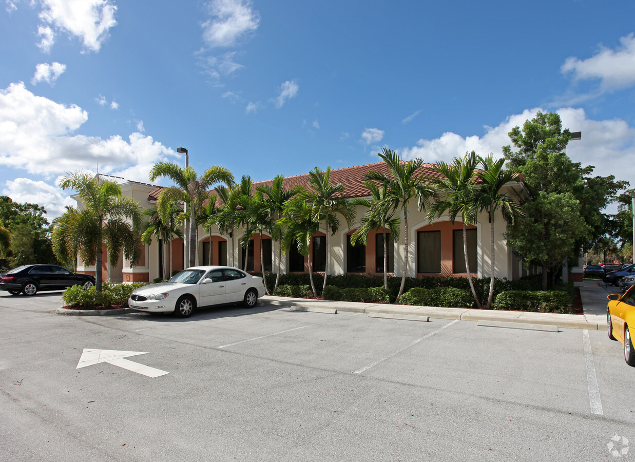 8870 W Oakland Park Blvd, Sunrise, FL 33351 | LoopNet