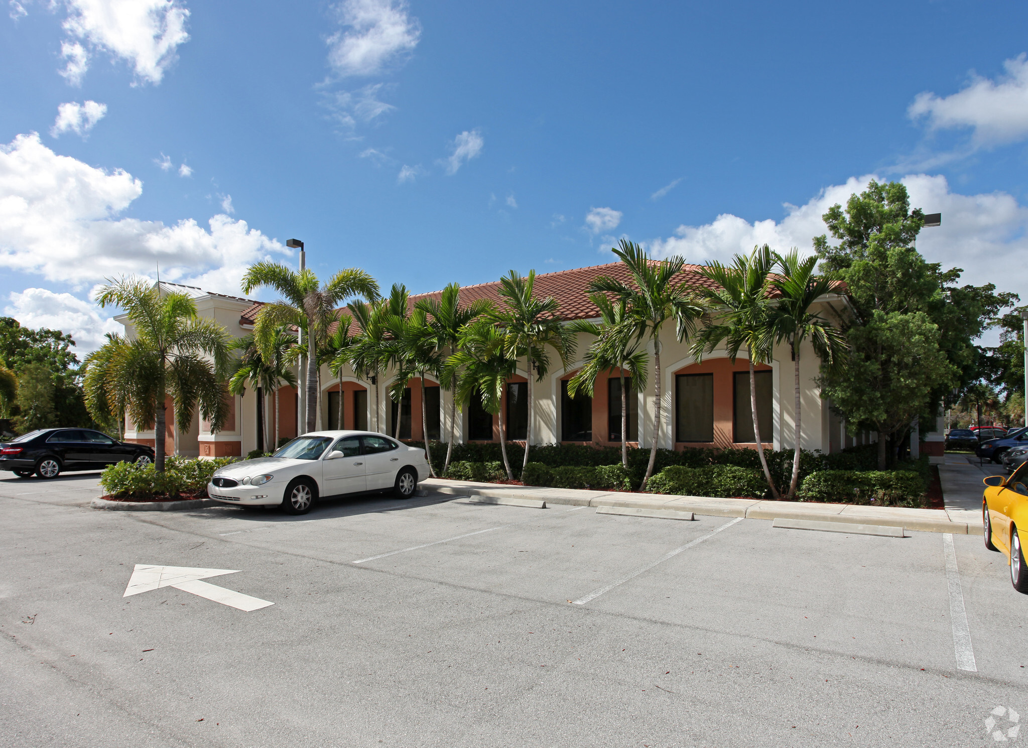 8870 W Oakland Park Blvd, Sunrise, FL for sale Primary Photo- Image 1 of 71