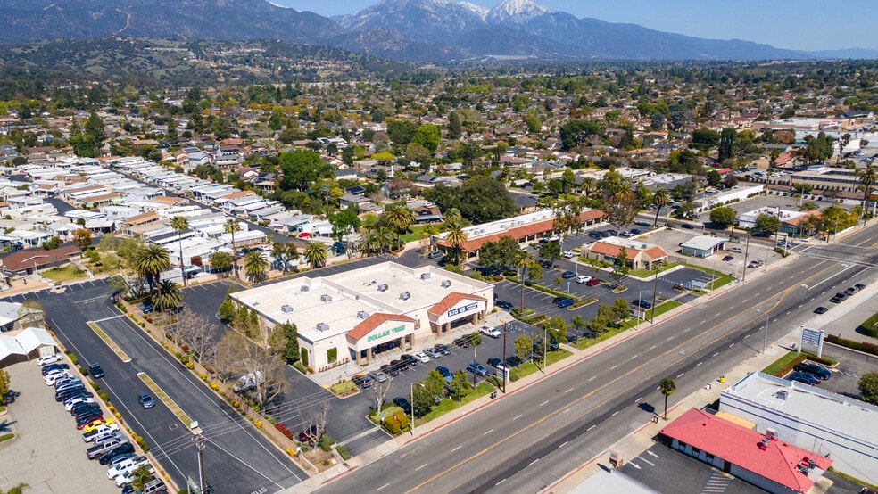 305-355 E Foothill Blvd, Pomona, CA for lease - Building Photo - Image 3 of 28