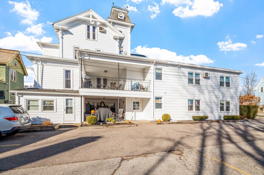 464 Summer St, Woonsocket, RI for sale - Building Photo - Image 1 of 1