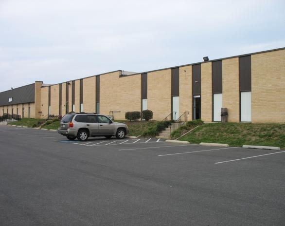 801 Carpenters Crossing, Folcroft, PA for lease - Building Photo - Image 3 of 5