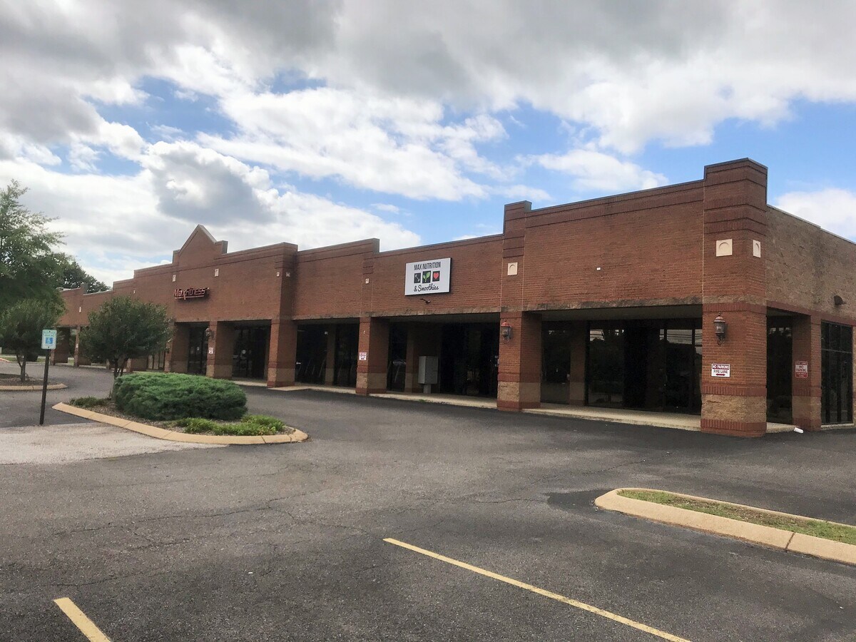 2906 Goodman Rd W, Horn Lake, MS 38637